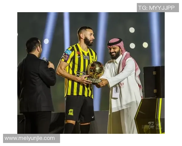 本泽马的传奇之路：从天才少年到世界足球巨星的成长历程